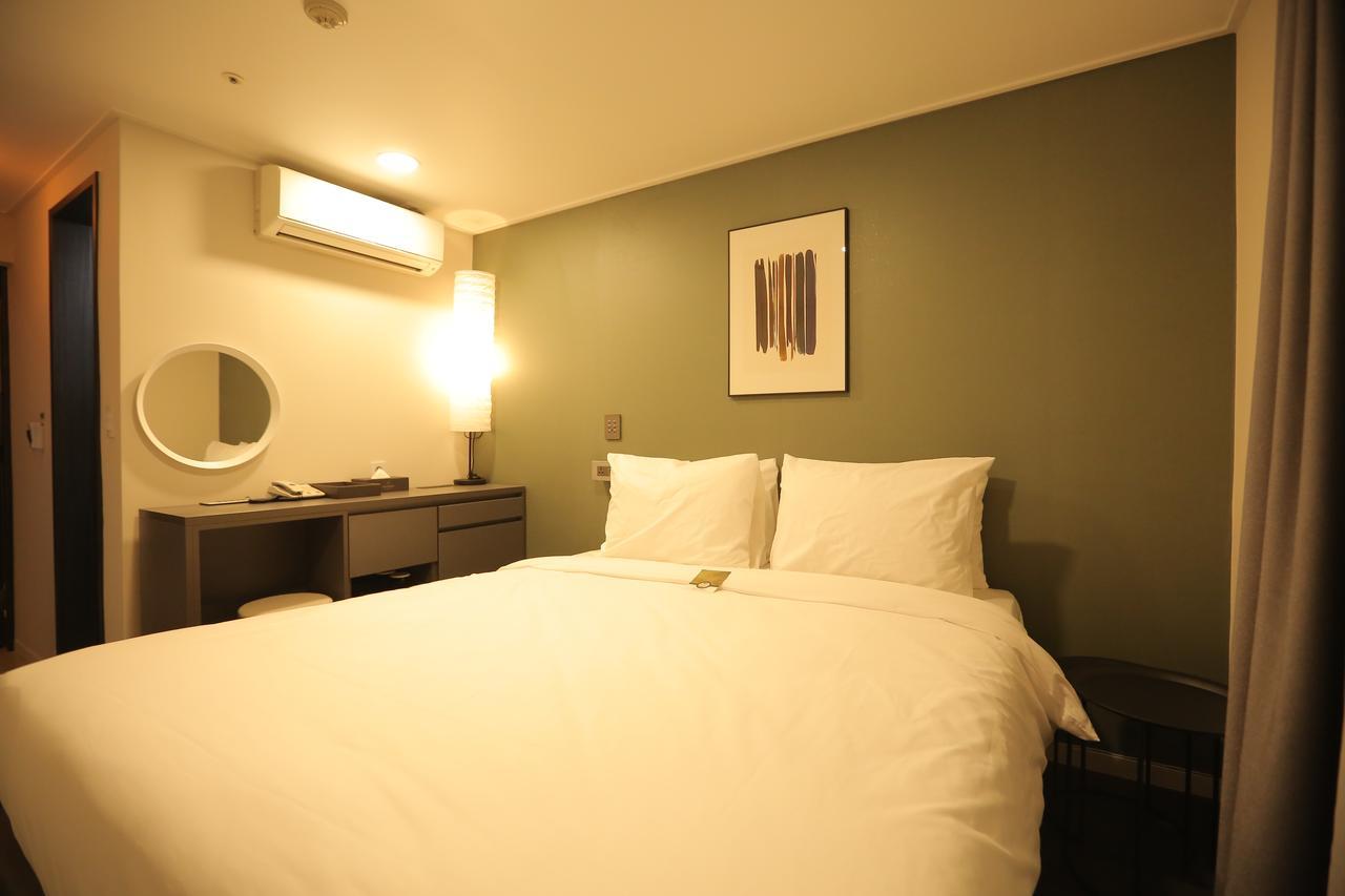 The Hotel Young Inn Szöul Kültér fotó