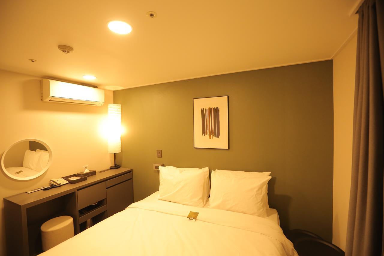The Hotel Young Inn Szöul Kültér fotó