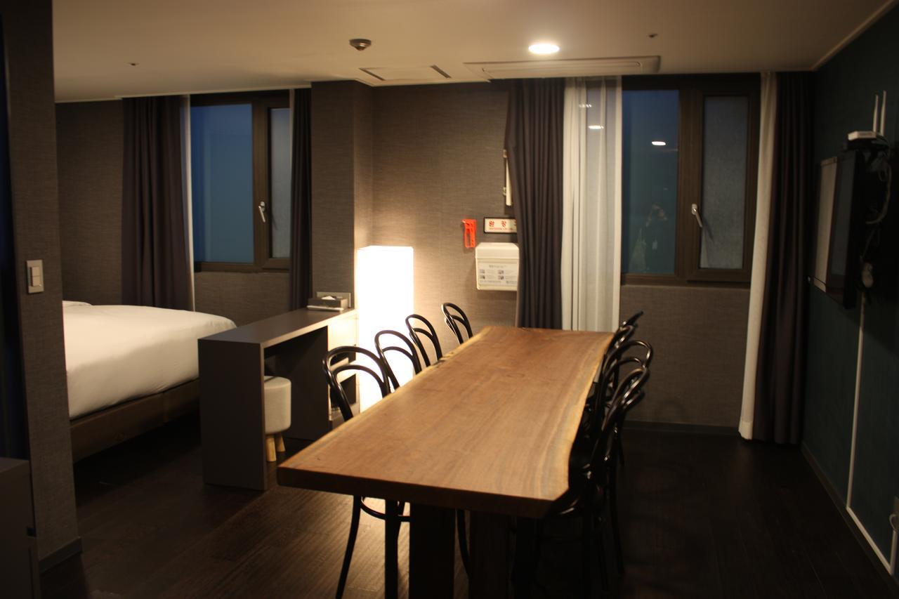 The Hotel Young Inn Szöul Kültér fotó